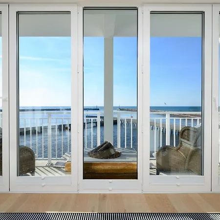 Sunset Boulevard 1 9 Bulwar Zachodzacego Slonca 1 W Marina Royale Apartment